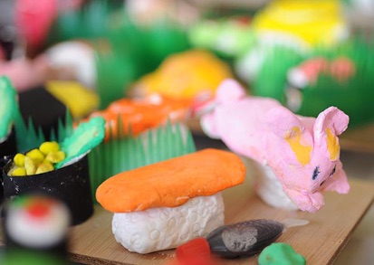 児童画クラス/紙粘土でお寿司