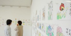 「元気の出る絵手紙展」<br>可愛い絵手紙に笑顔が飛び交いました
