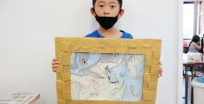 児童画クラス<br>ダンボールで額を作ろう