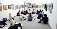 アトリエ展搬入休憩風景