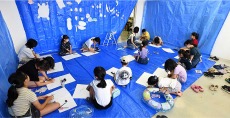 児童画クラス海底探検合作
